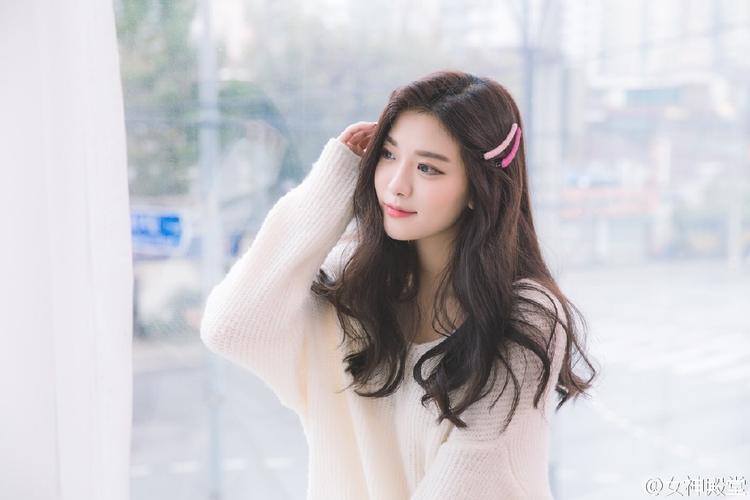 京津冀地区精品盆景吸引市民参观